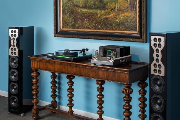 McIntosh Speaker and Amplifier